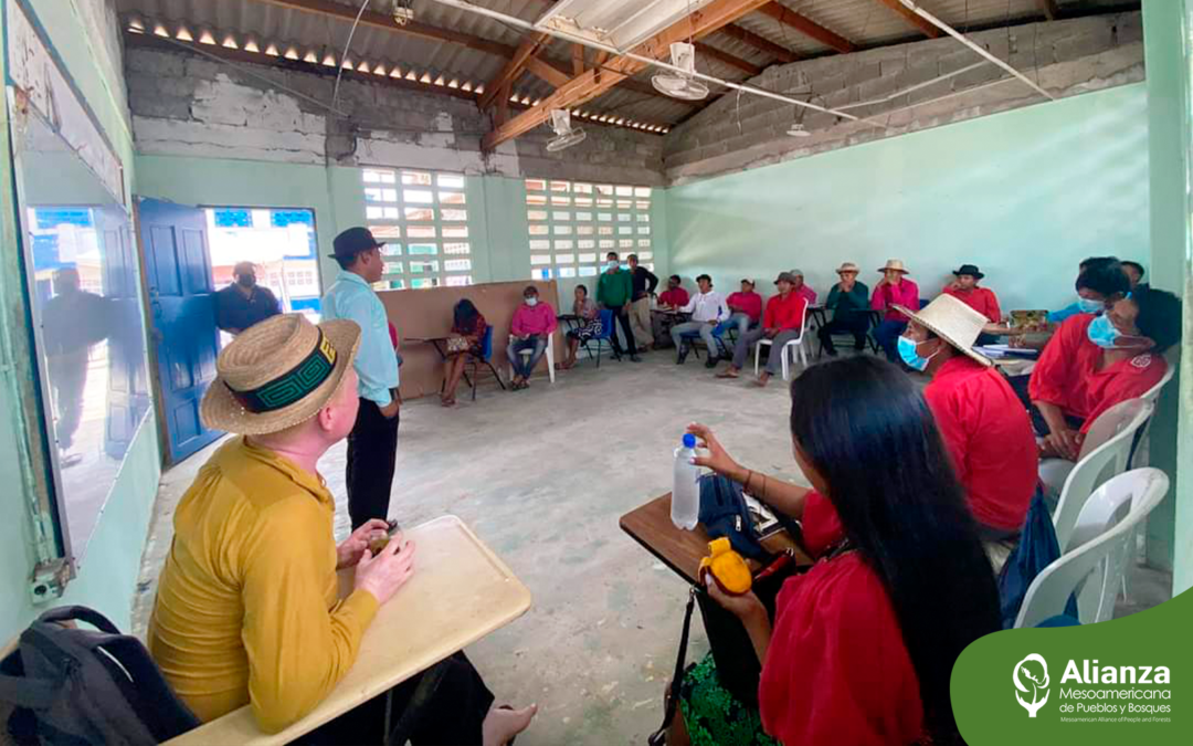 Mesoamerican Leadership School presents its training process to the General Guna Congress